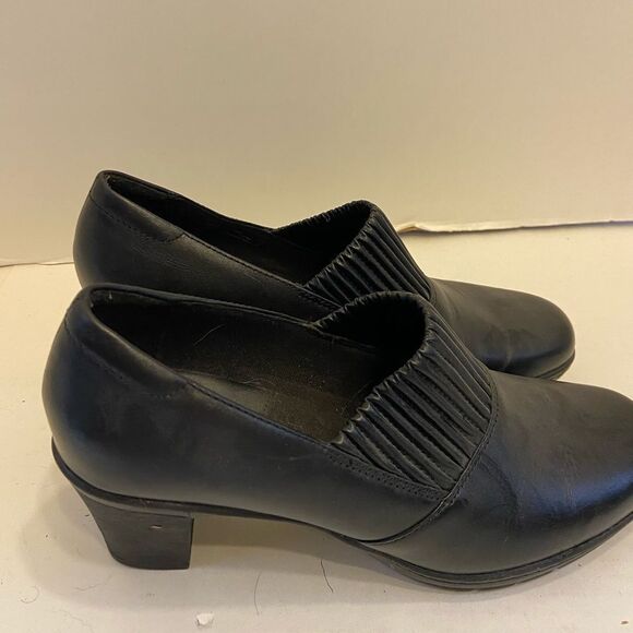 Clark bendable 3” heel black ankle boots #8825 size 10 - Picture 1 of 7
